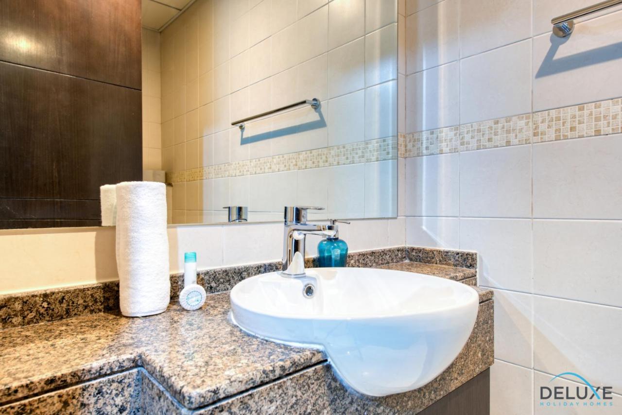 Overlooking Marina Canal 1Br Close To Mall, Promenade & Beach, Bay Central 1, Dubai Marina By Deluxe Holiday Homes מראה חיצוני תמונה